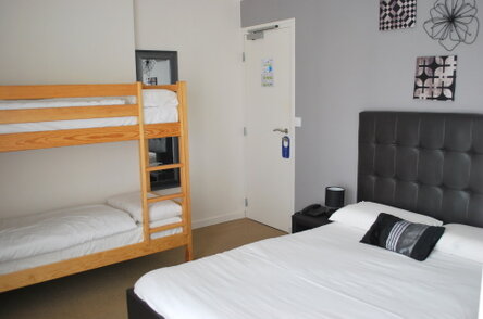 chambre-quadruple-hotel-bleu-azur-960-635.jpg